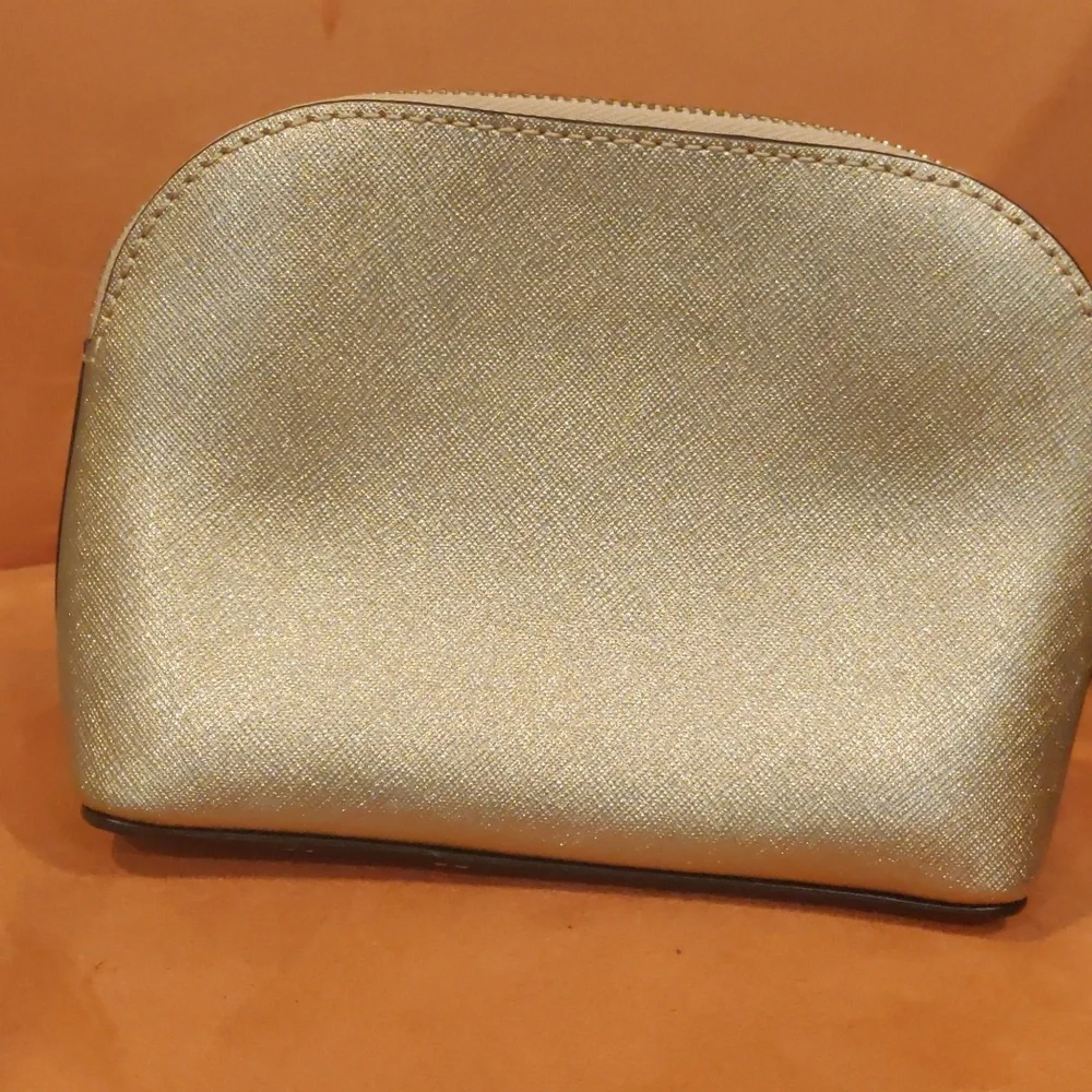 Michael Kors Cindy cosmetics bag in Gold metallic - Picture 4 of 5